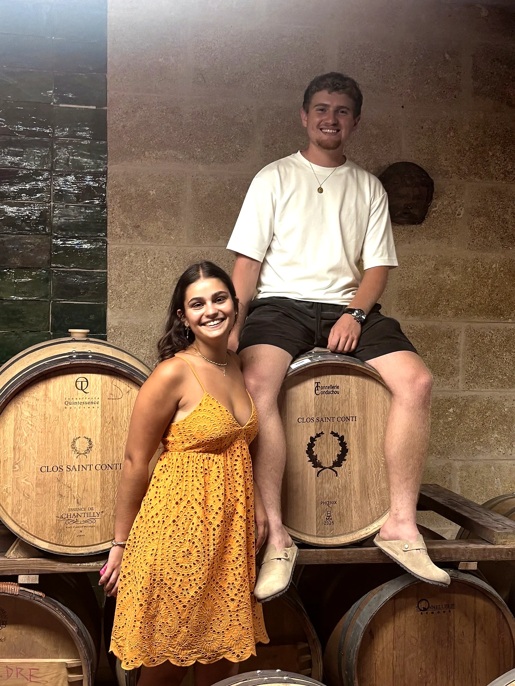Clos Saint Conti · Nouvelle generation chai barriques